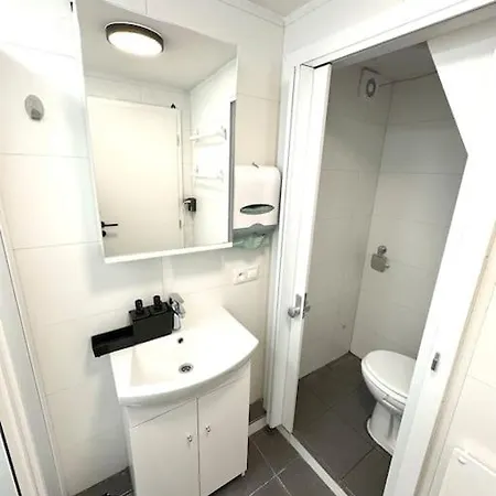 Apartment Stunning & Spacious 2bdr Apt In Center Prague