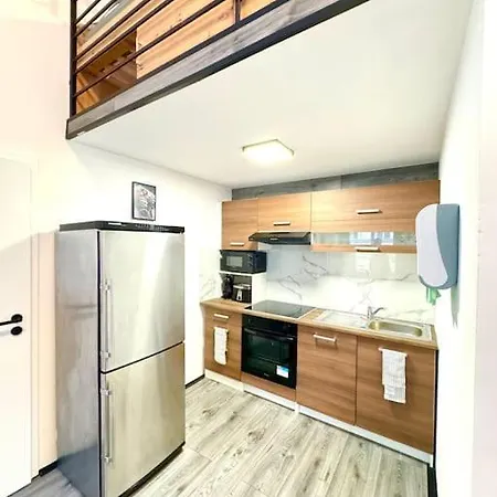 Stunning & Spacious 2bdr Apt In Center شقة *